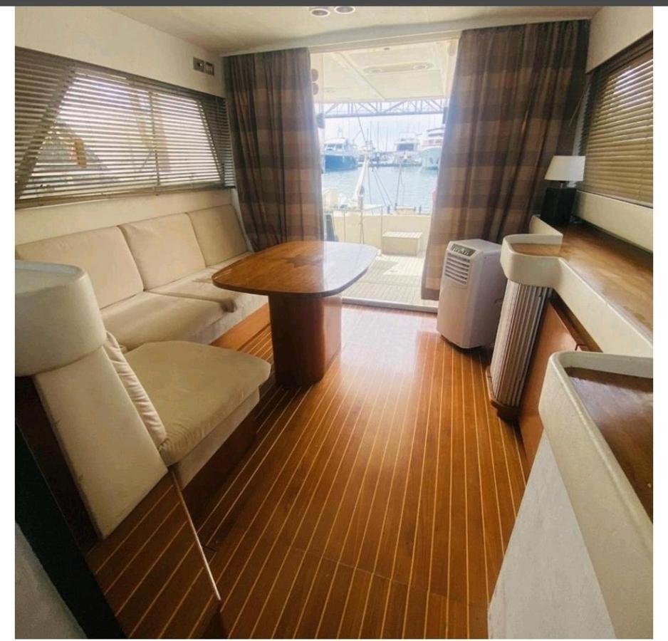فندق Voyager سان أدريان دي بيزوس المظهر الخارجي الصورة